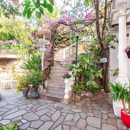 Hotel Villa La Brise Санремо Экстерьер фото