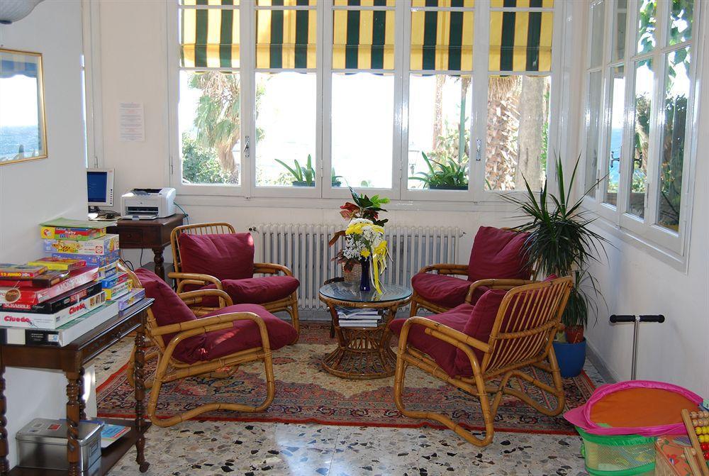 Hotel Villa La Brise Санремо Экстерьер фото