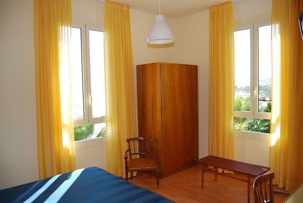 Hotel Villa La Brise Санремо Экстерьер фото