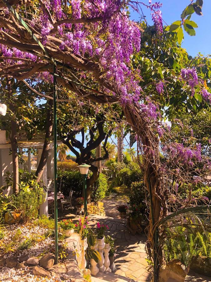 Hotel Villa La Brise Санремо Экстерьер фото