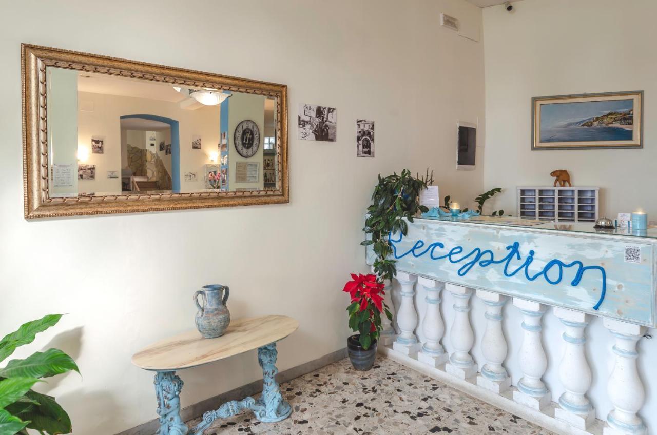 Hotel Villa La Brise Санремо Экстерьер фото