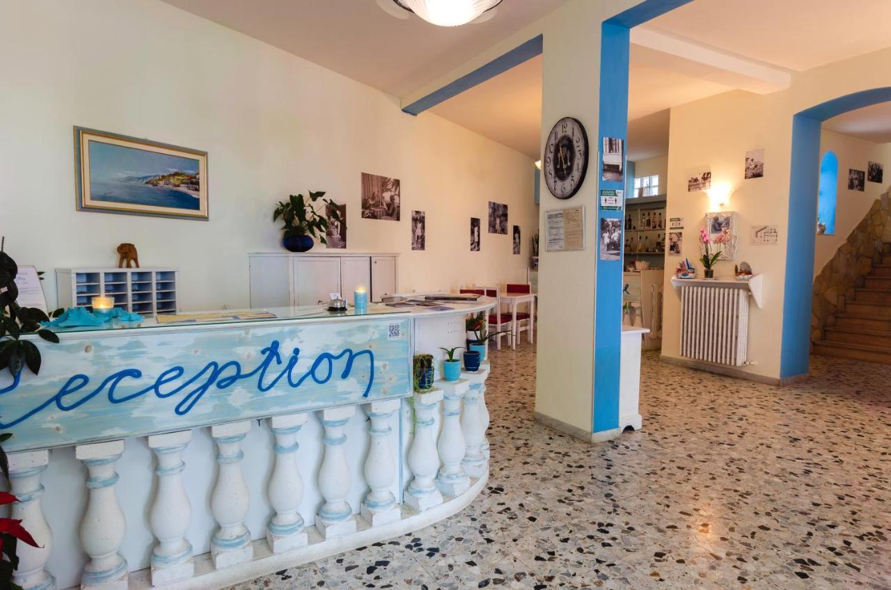 Hotel Villa La Brise Санремо Экстерьер фото