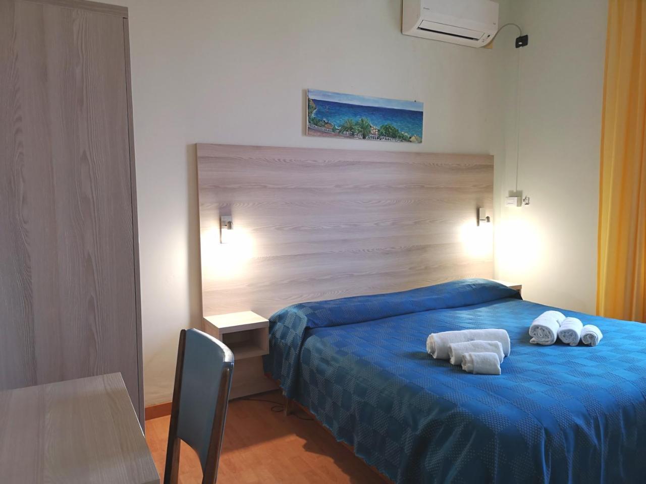 Hotel Villa La Brise Санремо Экстерьер фото