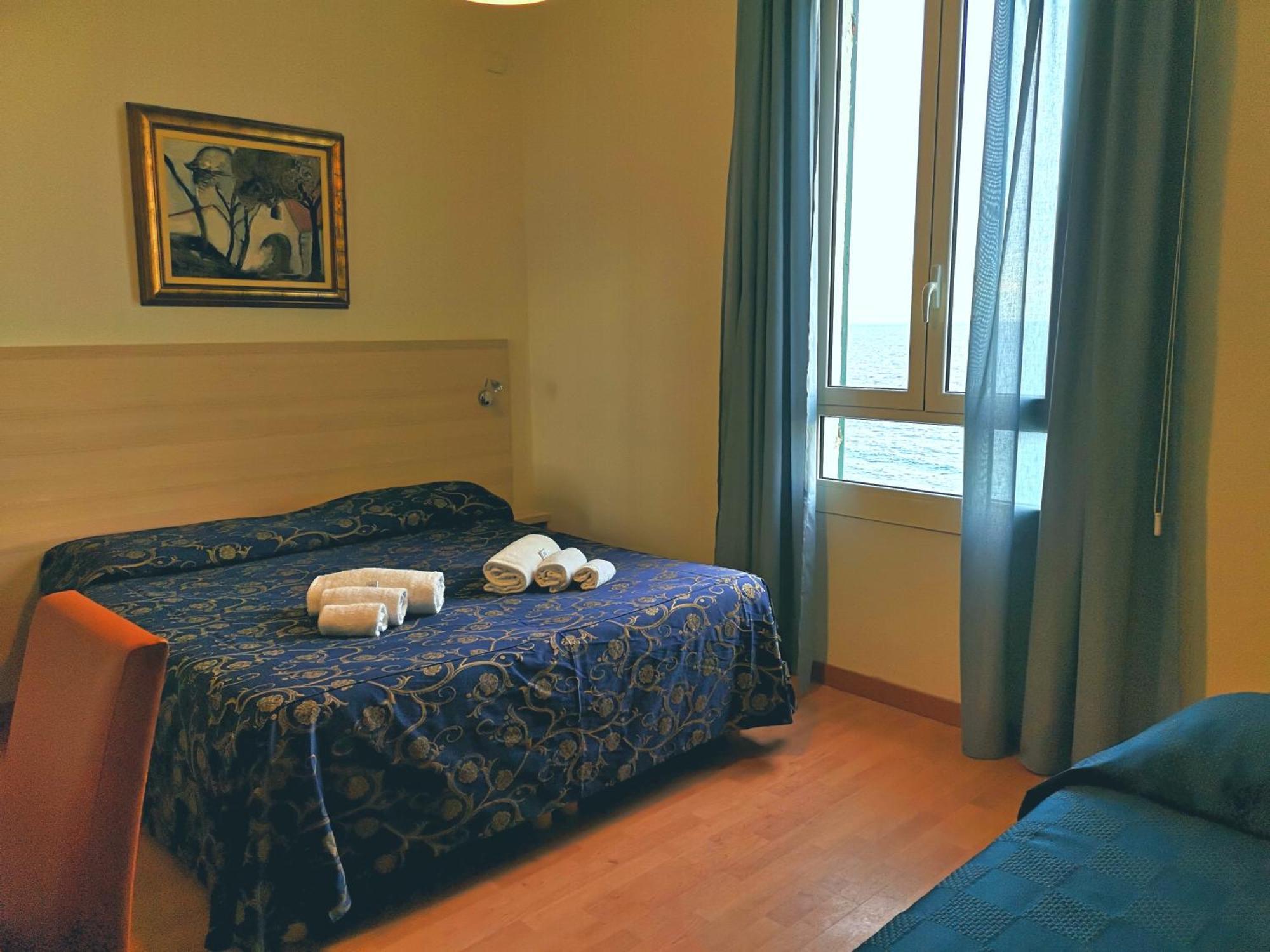 Hotel Villa La Brise Санремо Экстерьер фото
